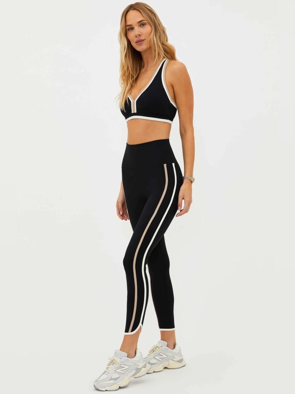 ❤️ Beach Riot Black Leggings, Sports Bra, and Crop Tank Set - Picture 6 of 6